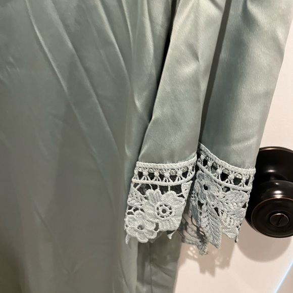 Silk Robe - Picture 3 of 5